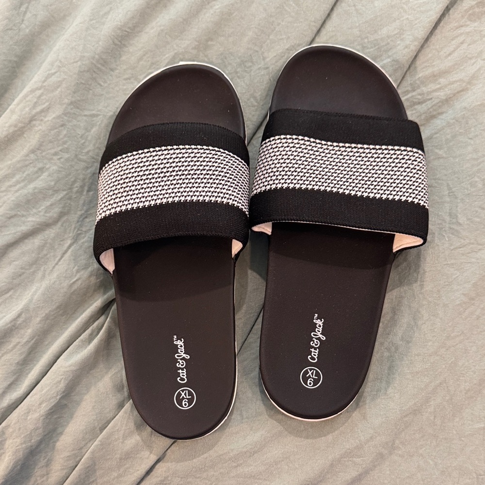 Cat & Jack Black and White Women's Sandals